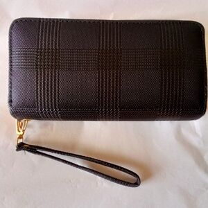 Vegan Faux Leather Saffiano Wallet Wristlet Clutch Purse NWOT Black Zip-Around
